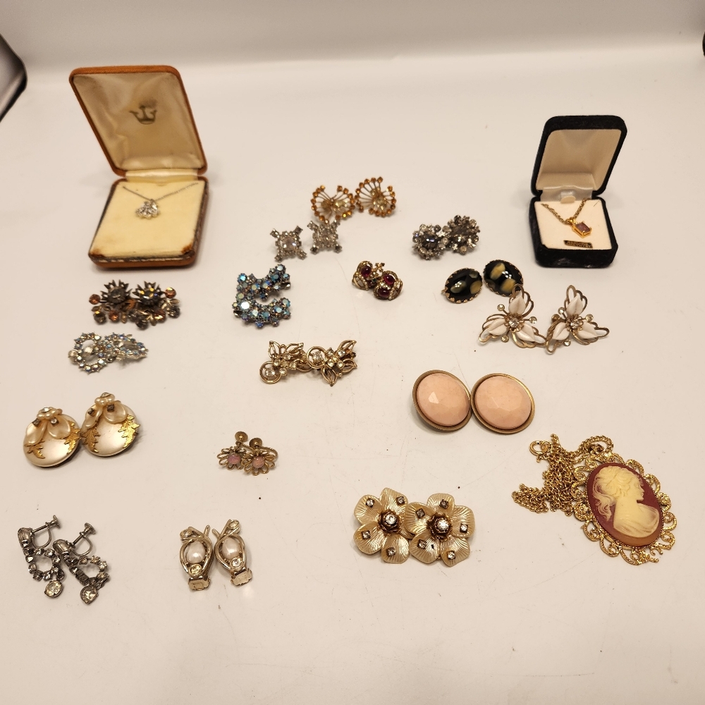Vintage Rhinestone Brooch & Necklace Lot
